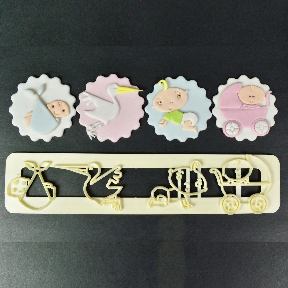 Fmm adorable baby cutter set/4 bij cake, bake & love 4 Fmm adorable baby cutter set/4 (2)