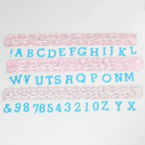 Fmm alphabet & numbers tappits upper case bij cake, bake & love 3 Fmm alphabet & numbers tappits upper case
