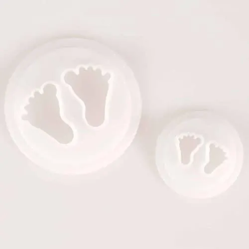 Fmm set of baby feet cutters set/2 bij cake, bake & love 3 Fmm set of baby feet cutters set/2
