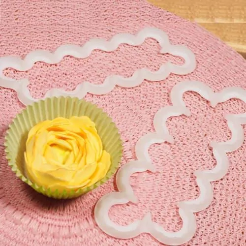 Fmm cutter the easiest ranunculus ever bij cake, bake & love 3 Fmm cutter the easiest ranunculus ever