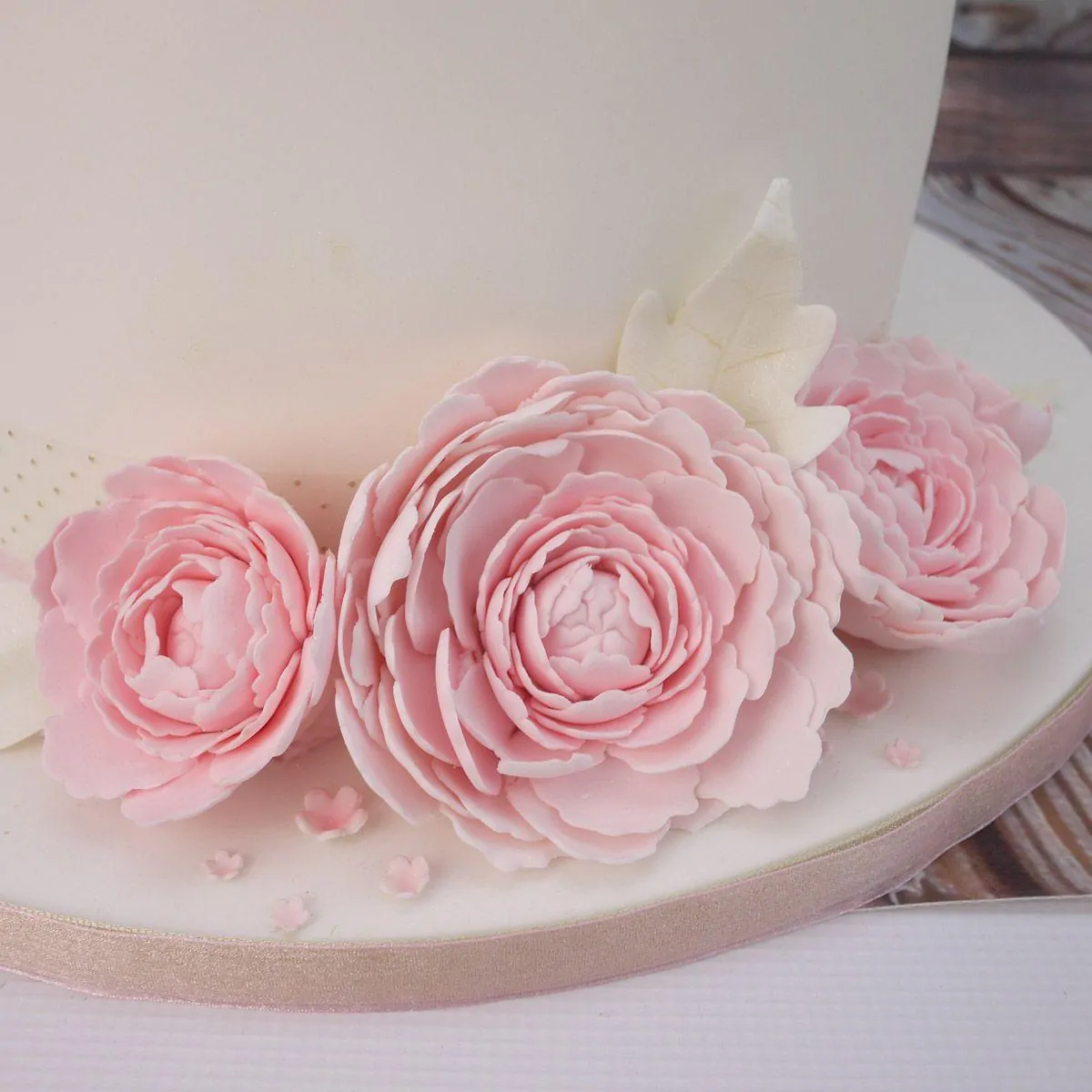 Fmm cutter the easiest peony ever set/3 bij cake, bake & love 6 Fmm cutter the easiest peony ever set/3 (3)