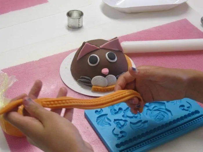 Boltaartje decoreren bij cake, bake & love 1