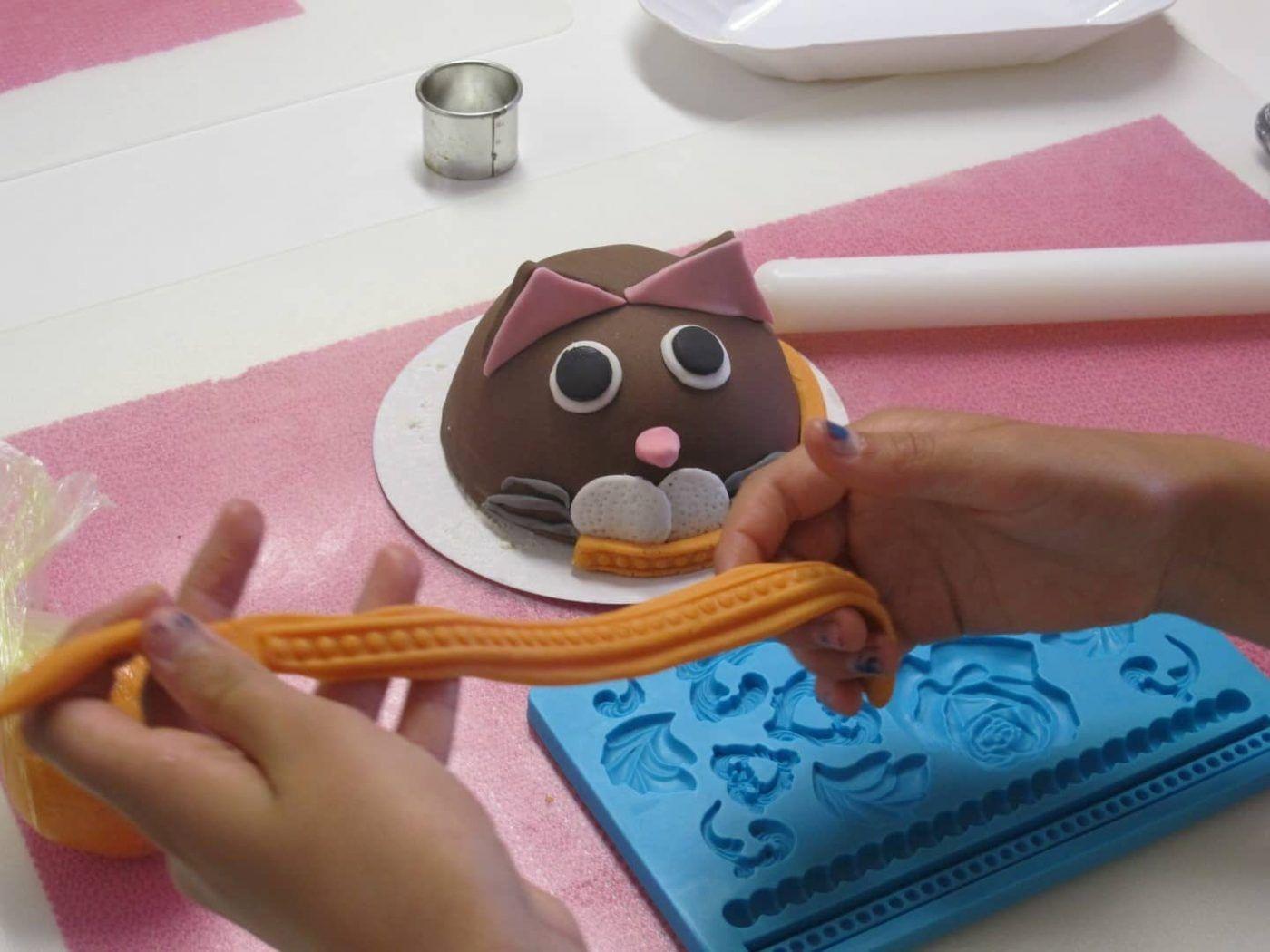 Ga met de kinderen een boltaartje decoreren bij Cake, Bake & Love in