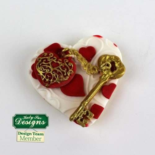 Katy sue designs - decorative keys & locket mould bij cake, bake & love 6