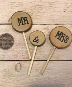 Caketopper Mr & Mrs boomstammetjes