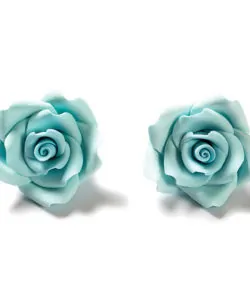 Alternative view of Suikerdecoraties 6 grote licht blauwe rozen 5 cm