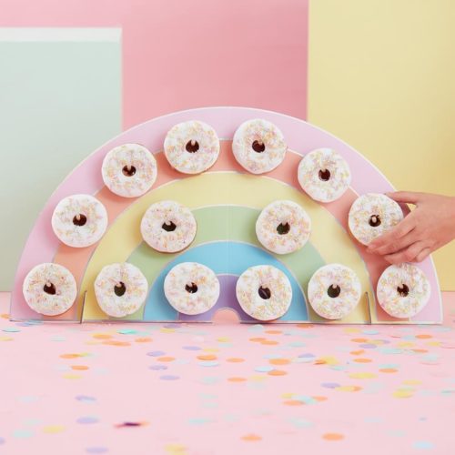 Donut wall - rainbow bij cake, bake & love 6