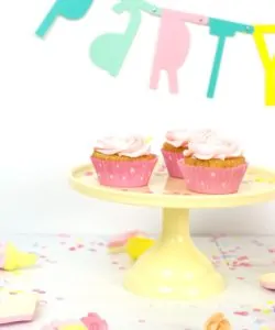 Taart standaard small geel (3)