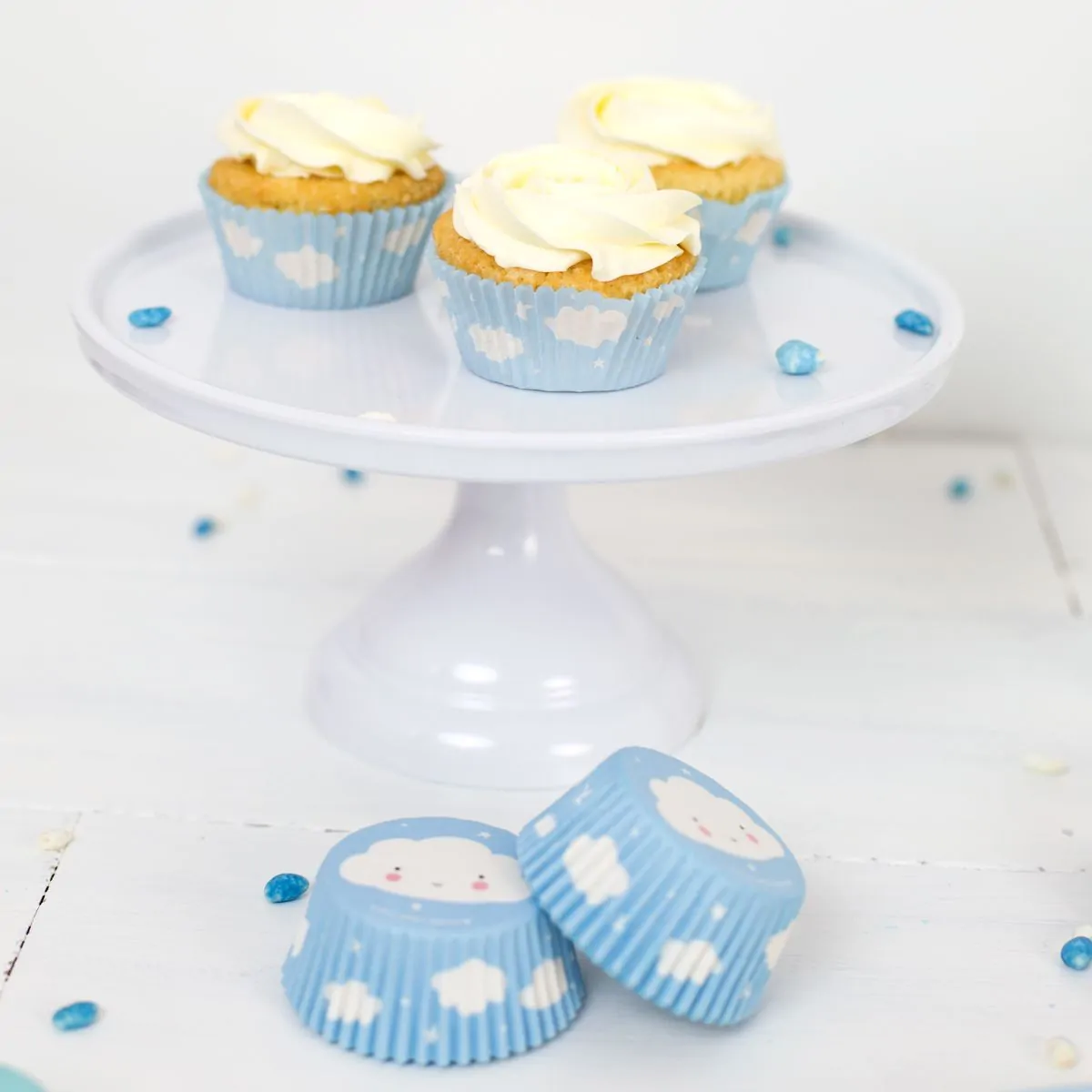 Taart standaard small wit bij cake, bake & love 6 Taart standaard small wit (3)