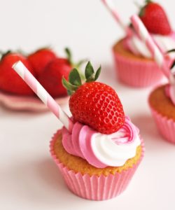 Twisty strawberry & vanilla bij cake, bake & love 7