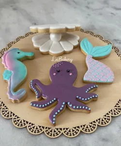Royal icing zeemeermin koekjes pakket bij cake, bake & love 8 Royal icing zeemeermin koekjes pakket - afbeelding 2