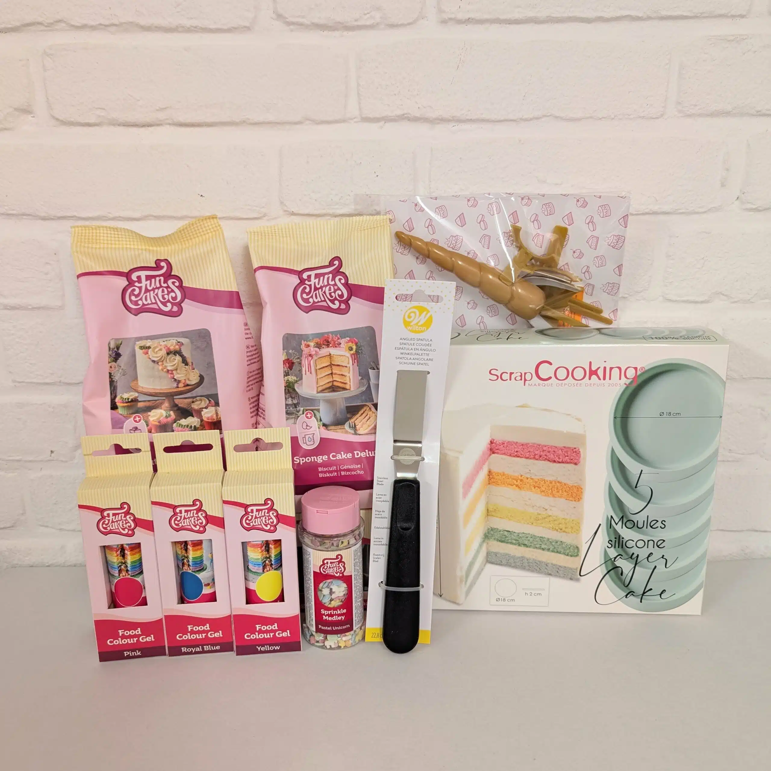 Regenboog eenhoorn taart deluxe pakket bij cake, bake & love 5 Regenboog eenhoorn taart deluxe pakket
