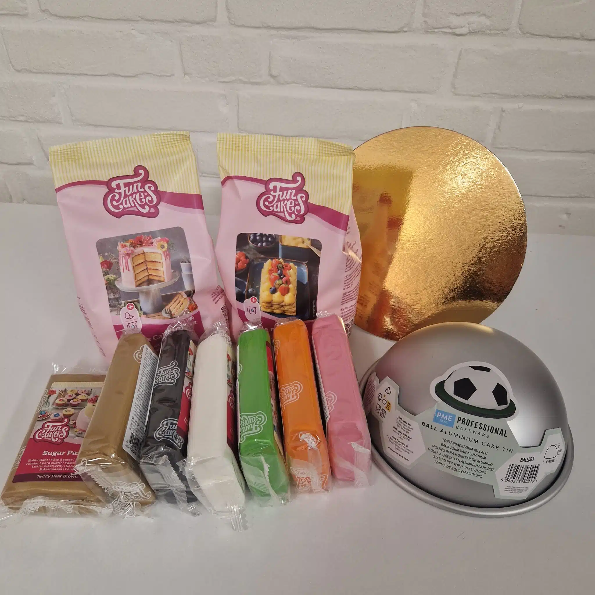 Paashaas taartje pakket + stap-voor-stap instructiefilmpje (inclusief bakvorm) bij cake, bake & love 6 Paashaas taartje pakket + stap-voor-stap instructiefilmpje (inclusief bakvorm) - afbeelding 2