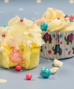Baked with love baking cups gender reveal? Bij cake, bake & love 7