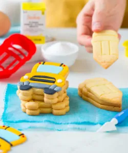 Koekjesuitsteker set back to school bij cake, bake & love 10