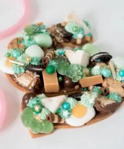 Alternative view of Koekjesuitsteker Chocolade Letter S - 13,5 cm