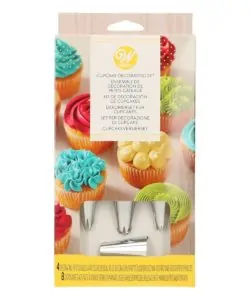 Wilton Cupcake Decorating Set/12