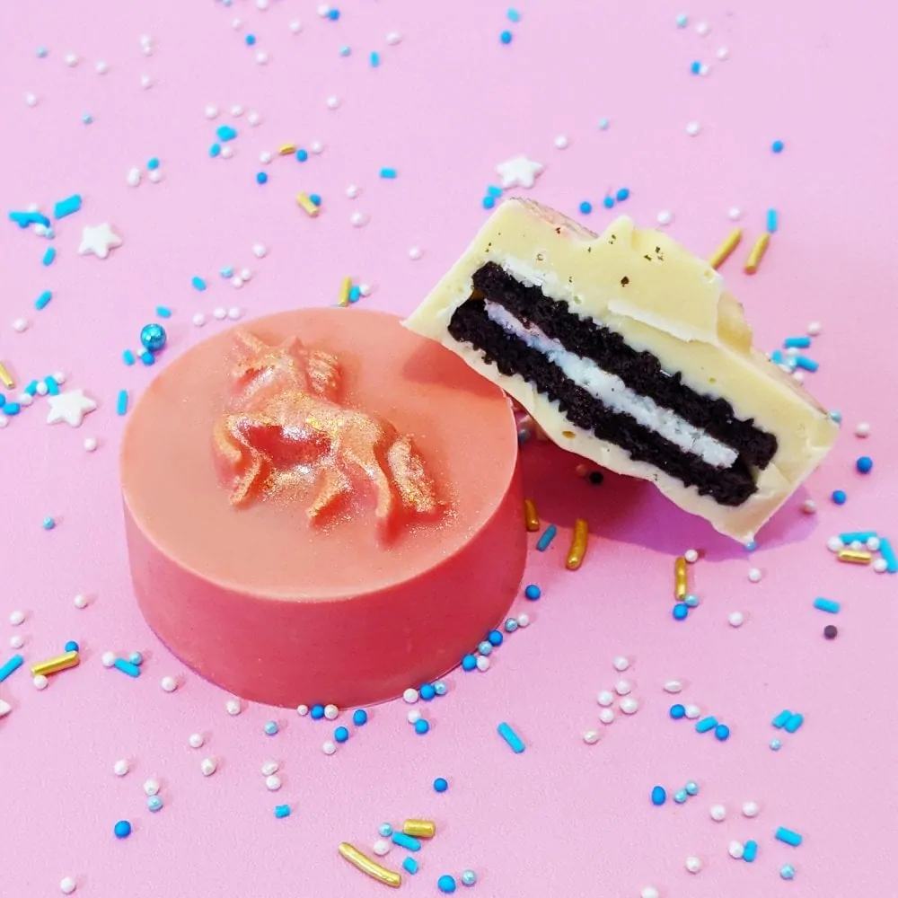 Ck products - unicorn chocolate oreo cookie mould bij cake, bake & love 6 Ck products - unicorn chocolate oreo cookie mould - afbeelding 2