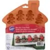 Wilton silicone mold bite-size gingerbread bij cake, bake & love 3