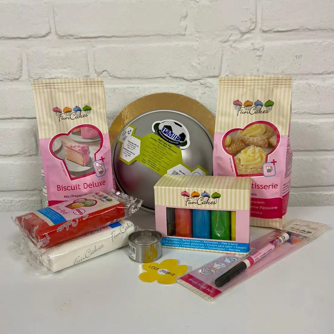 Lieveheersbeestje taartje pakket + stap-voor-stap instructiefilmpje (inclusief bakvorm) bij cake, bake & love 6 Lieveheersbeestje taartje pakket + stap-voor-stap instructiefilmpje (inclusief bakvorm) - afbeelding 2