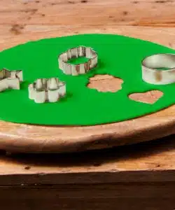 Funcakes ready rolled fondant disc spring green bij cake, bake & love 10