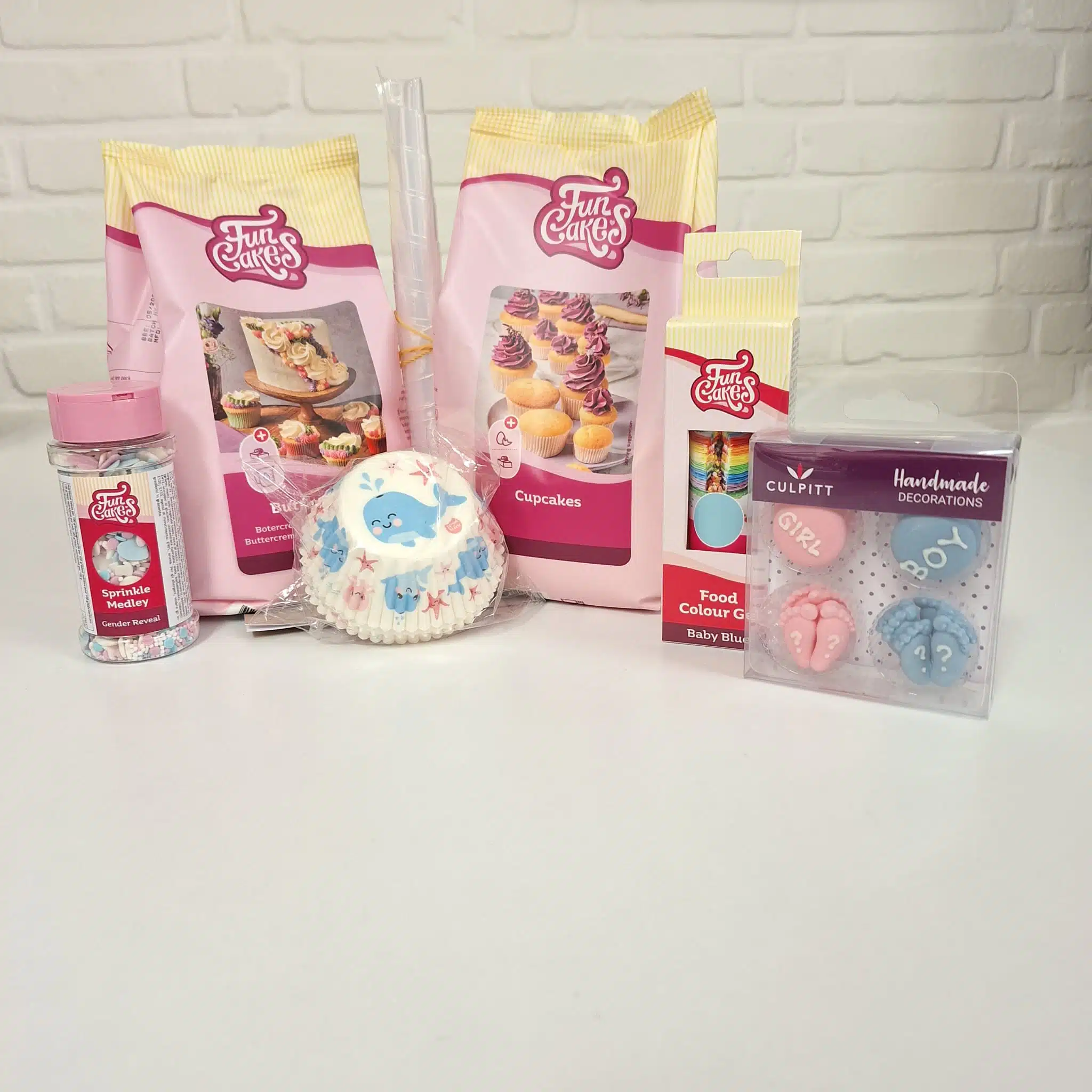 Gender reveal - it's a boy! - cupcakes pakket bij cake, bake & love 6 Gender reveal - it's a boy! - cupcakes pakket - afbeelding 2