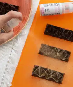 Decora chocolate mould baretta serena bij cake, bake & love 15 Decora chocolate mould baretta serena bij cake, bake & love 14