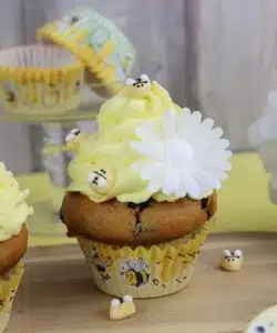 Alternative view of Baking Cups Bee pk/50