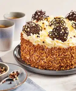 Alternative view of FunCakes Hazelnootkrokant 200 g