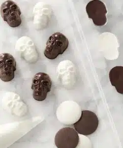 Wilton candy mold mini skull bij cake, bake & love 10