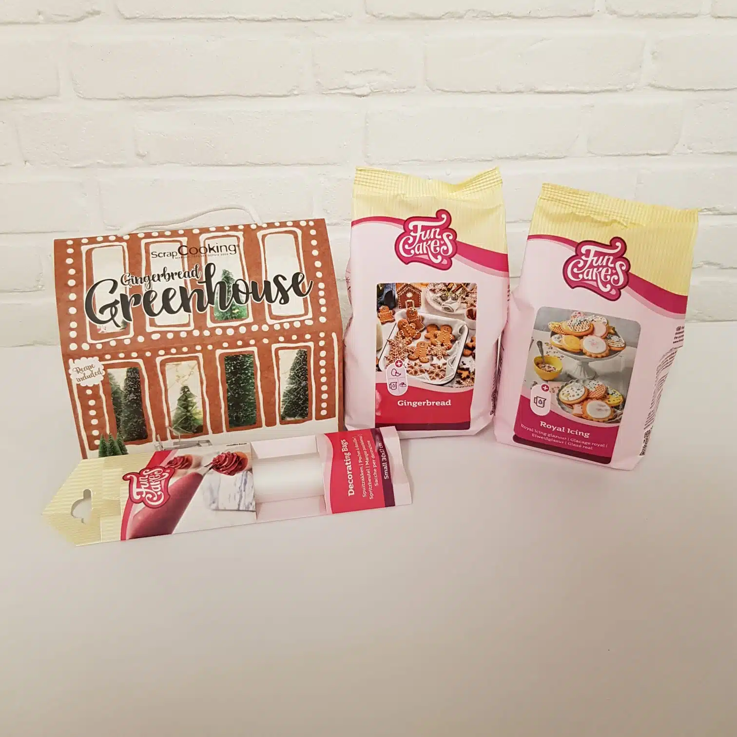 Gingerbread greenhouse pakket bij cake, bake & love 5 Gingerbread greenhouse pakket