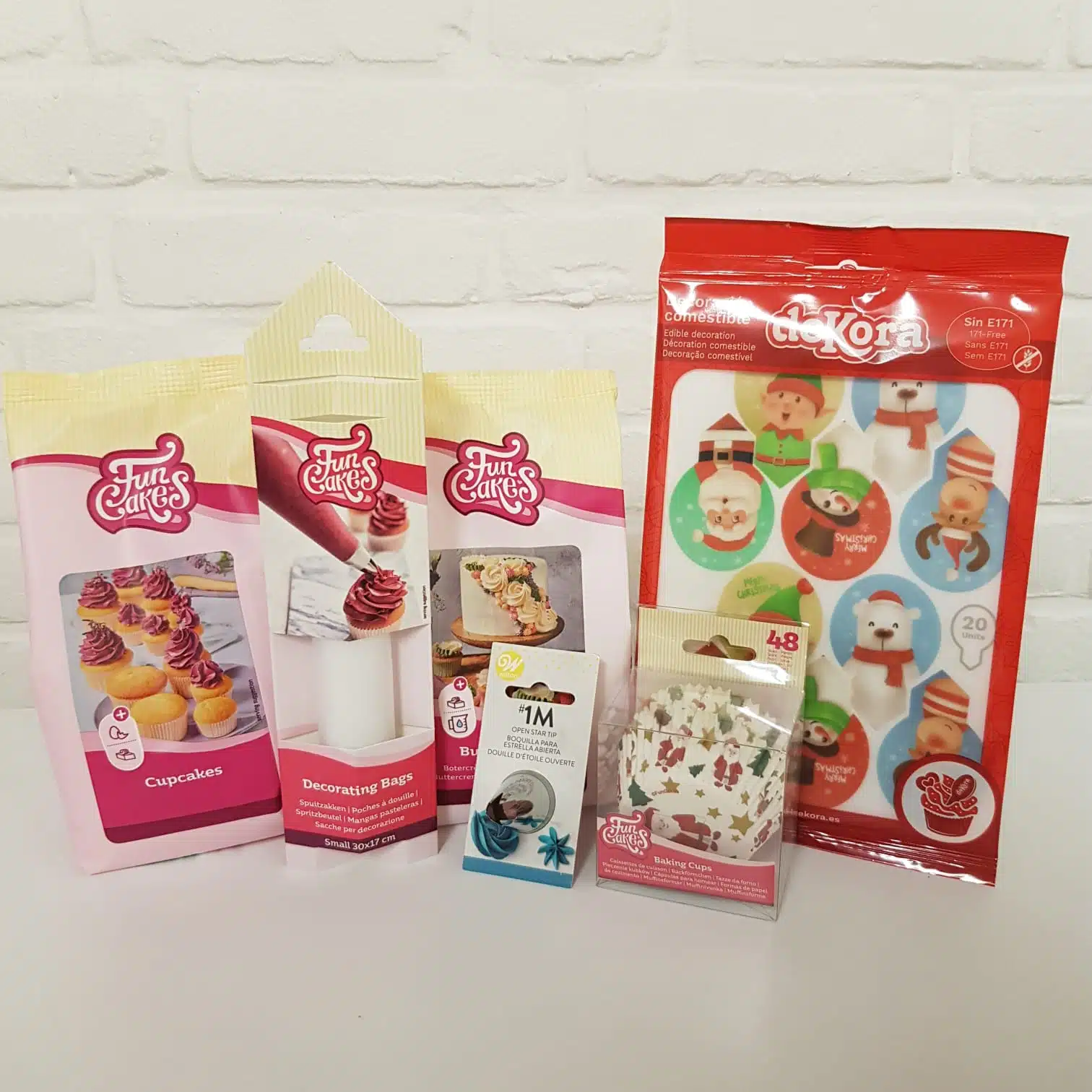 Kerst ouwel prikkers cupcakes pakket bij cake, bake & love 5 Kerst ouwel prikkers cupcakes pakket