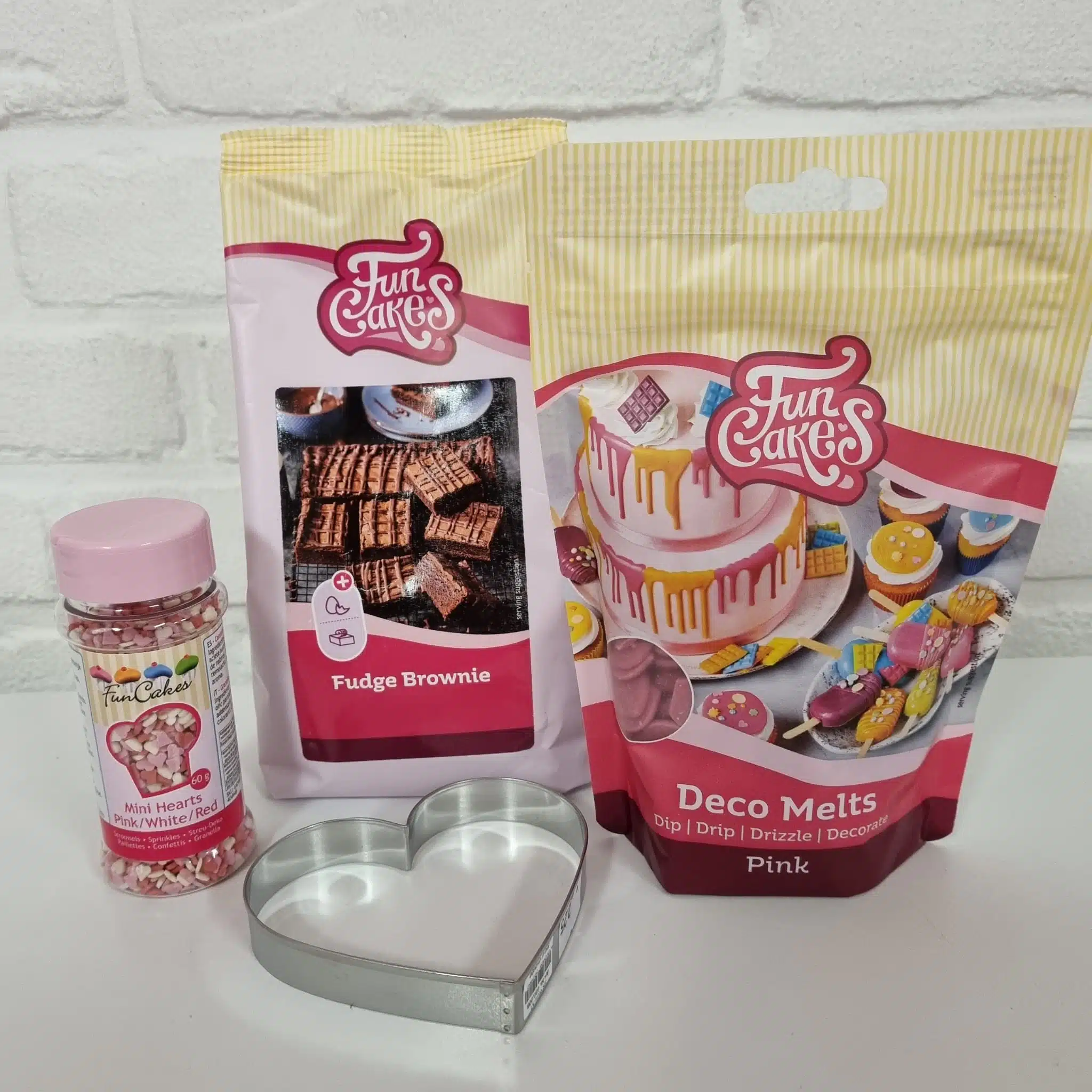 Valentijn brownie hearts pakket bij cake, bake & love 5 Valentijn brownie hearts pakket