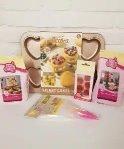 Valentijn Mini Hart Layer Red Velvet Cake Pakket met Roosjes