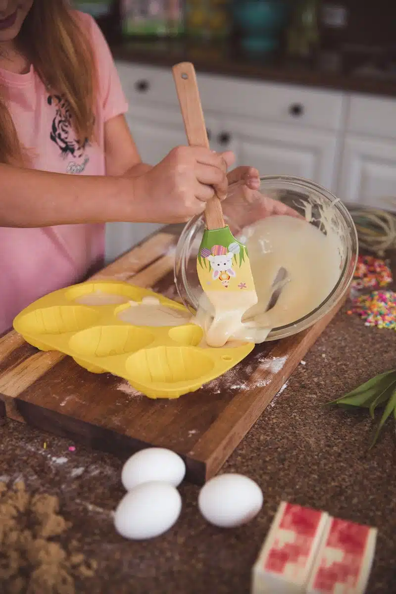 Paas cake vormpjes + spatel bij cake, bake & love 7 Paas cake vormpjes + spatel - afbeelding 3