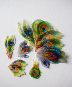 Crystal candy edible decorations - peacock feathers bij cake, bake & love 15