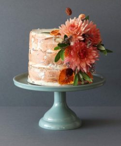 Allc taart standaard small sage green bij cake, bake & love 12