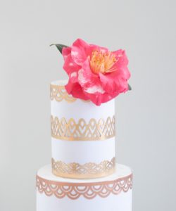 Crystal candy edible borders - number 2 rose gold bij cake, bake & love 11