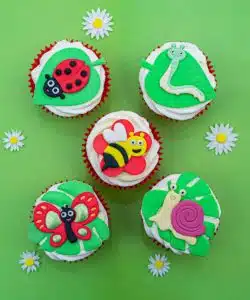 Fmm its a bugs life tappit cutter bij cake, bake & love 11 Fmm its a bugs life tappit cutter bij cake, bake & love 10