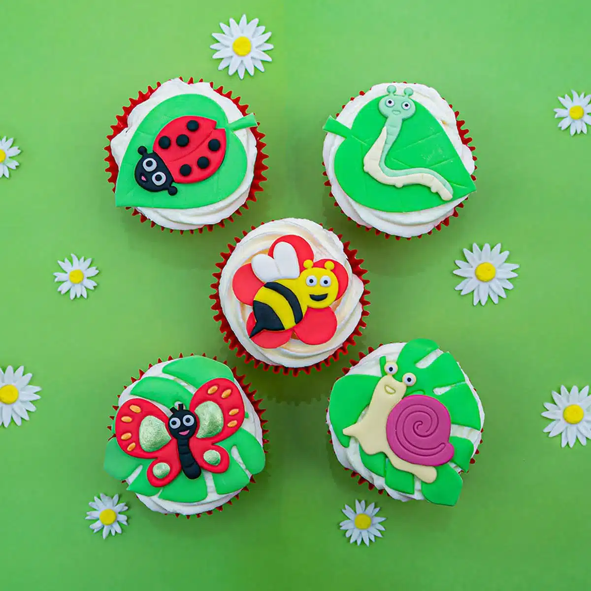 Fmm its a bugs life tappit cutter bij cake, bake & love 7 Fmm its a bugs life tappit cutter - afbeelding 3