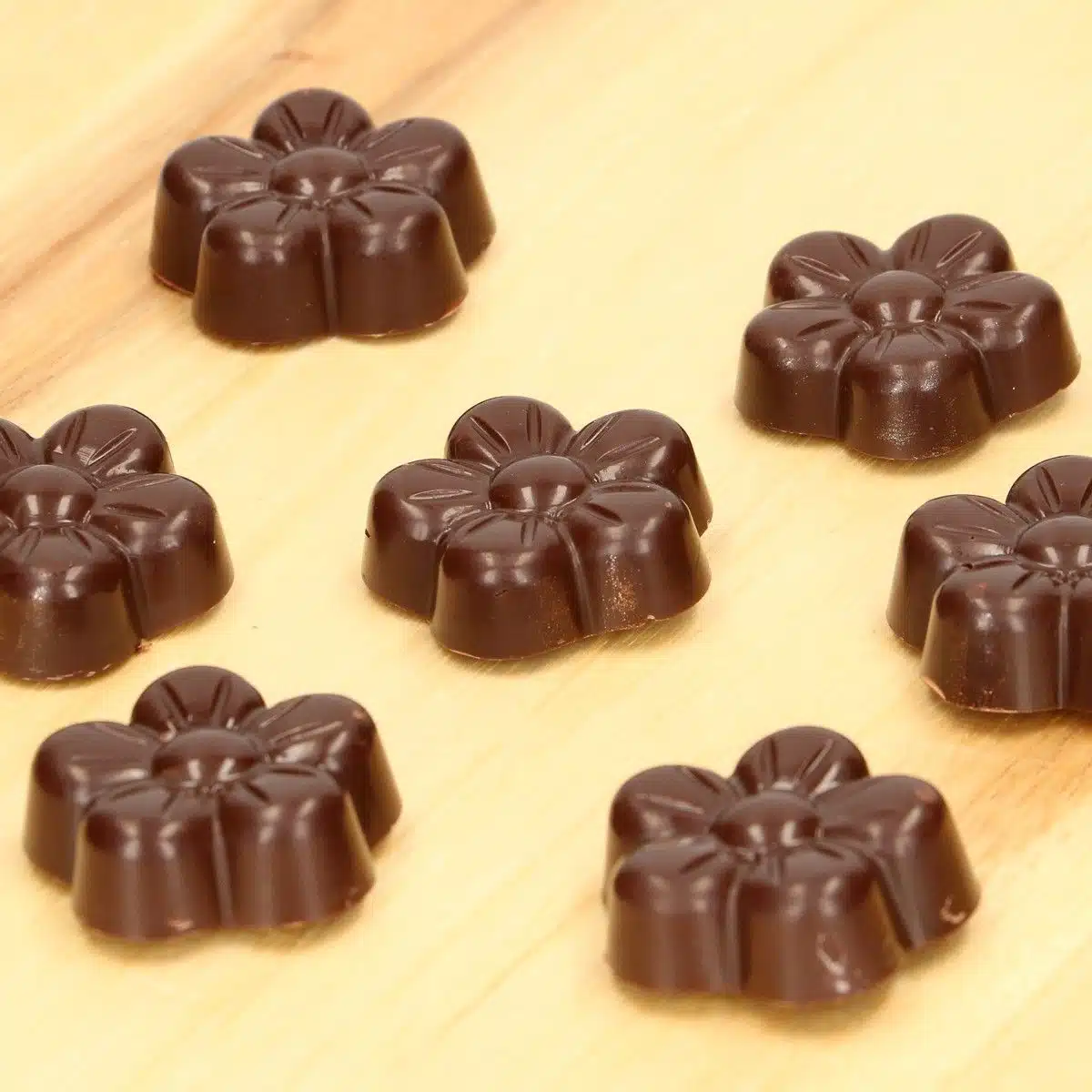 Funcakes chocolate mould flower bij cake, bake & love 6 Funcakes chocolate mould flower - afbeelding 2