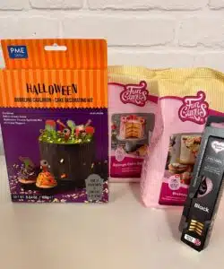 Halloween Borrelende Ketel Taart Pakket
