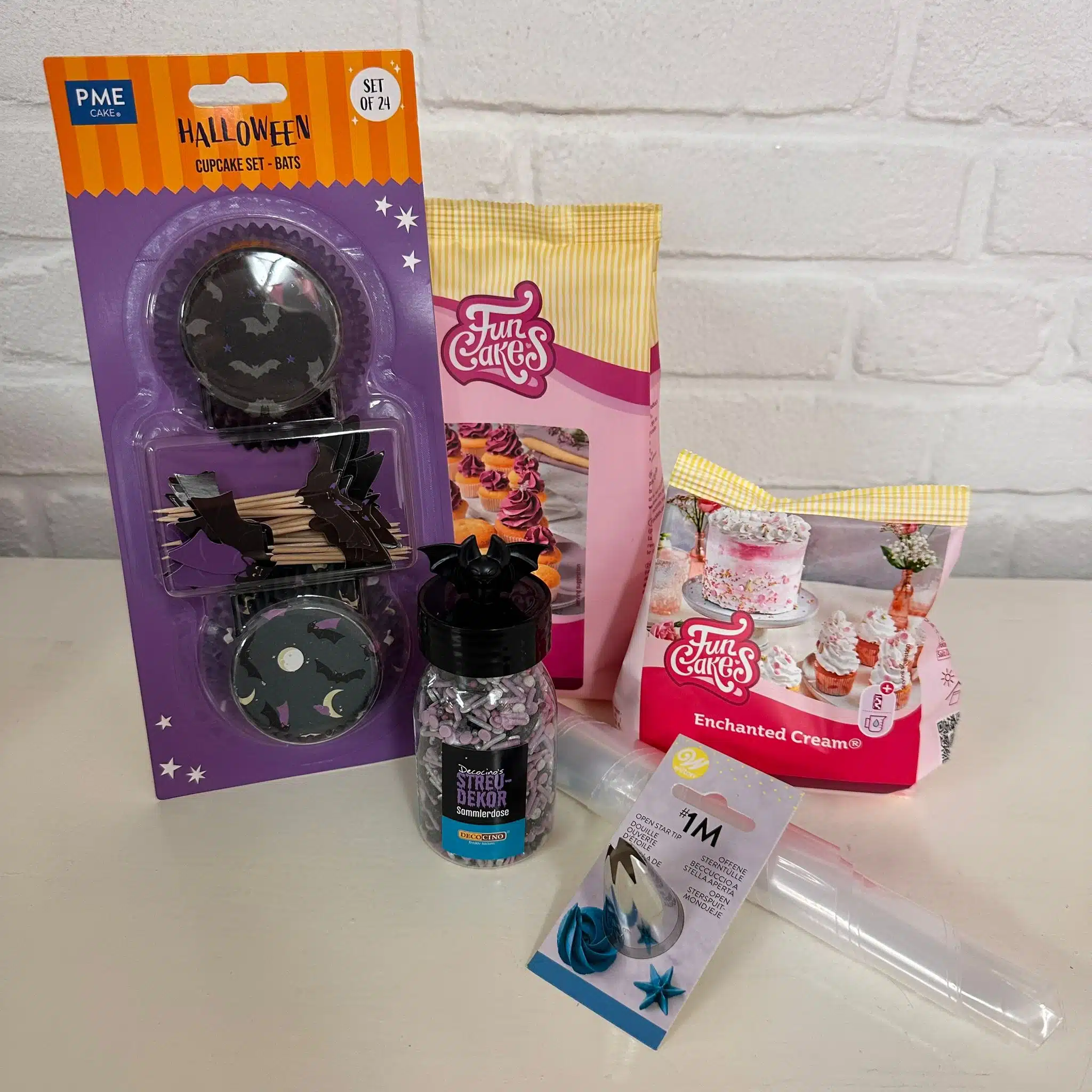 Halloween vleermuis cupcakes pakket bij cake, bake & love 5 Halloween vleermuis cupcakes pakket