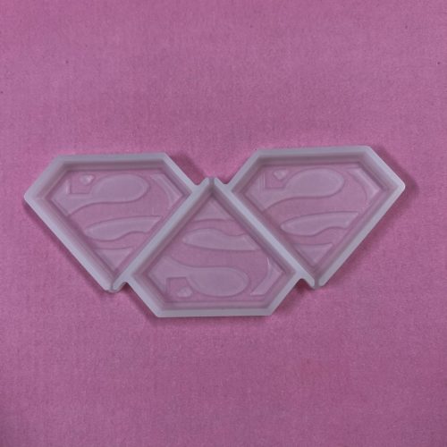 Easydrip mould superman logo bij cake, bake & love 5