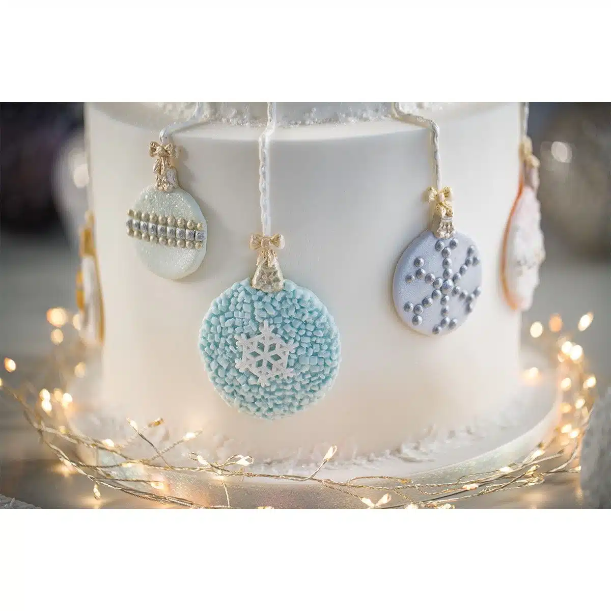 Karen davies siliconen mould - christmas baubles bij cake, bake & love 7 Karen davies siliconen mould - christmas baubles - afbeelding 3