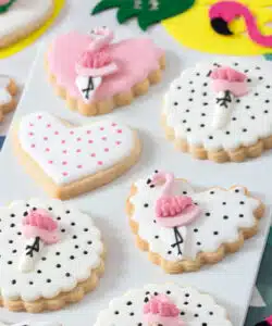 Decora scallop hearts cutter set 4 bij cake, bake & love 16