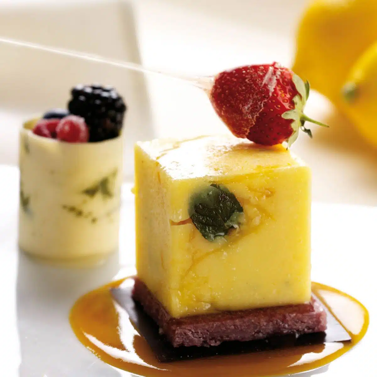 Silikomart cubo mould 50x50mm bij cake, bake & love 6 Silikomart cubo mould 50x50mm - afbeelding 2