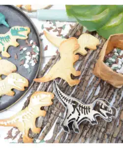 Scrapcooking dino uitsteker + stempel bij cake, bake & love 10