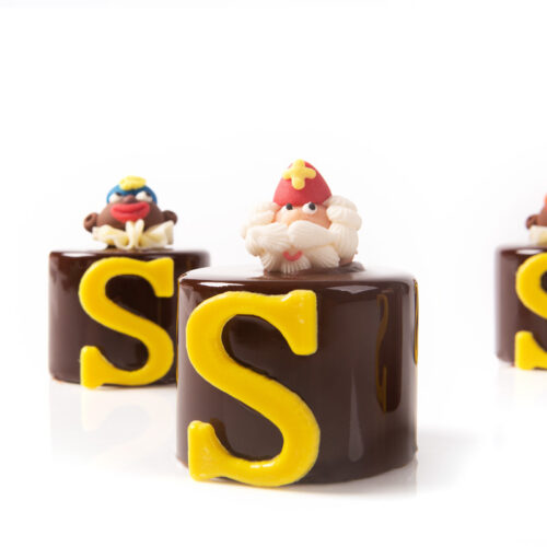 Chocolade letter s geel 5 cm 4 stuks bij cake, bake & love 7