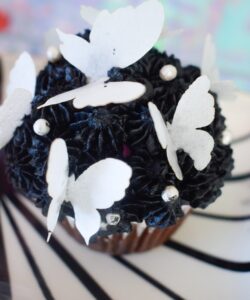 Crystal candy edible butterflies - ivory bij cake, bake & love 9